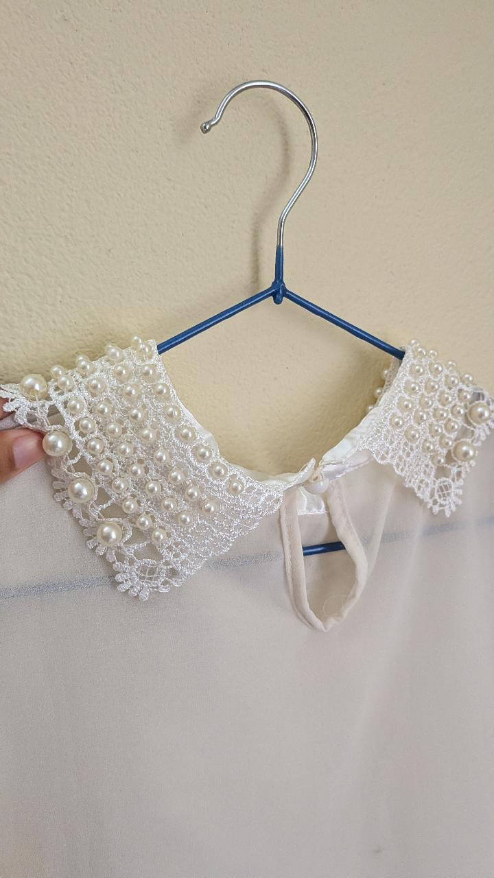 Lacey Top With Pearl Neckline - Thumbnail 3