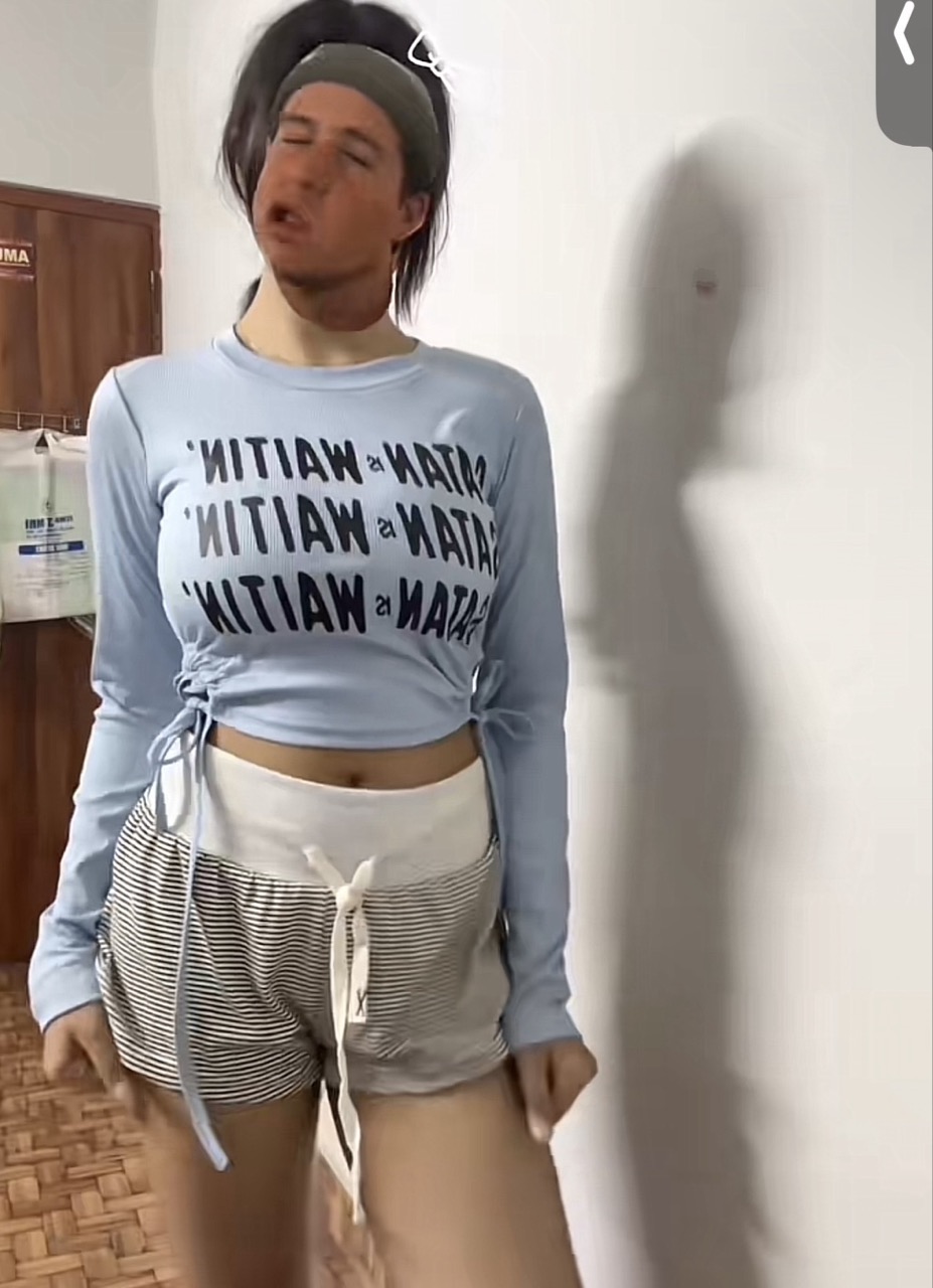 Crop Top With Side Design - Thumbnail 2