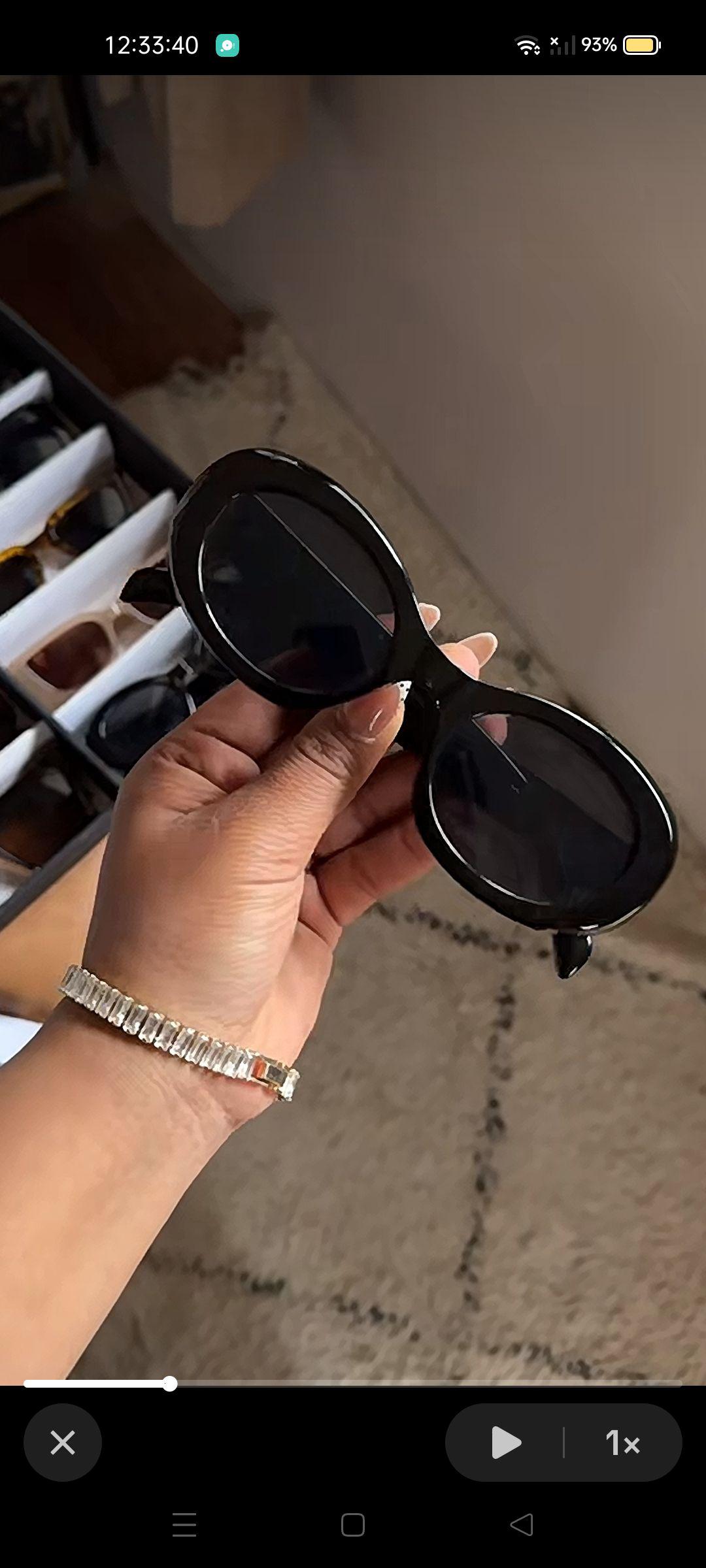 Black Glasses - Thumbnail 3
