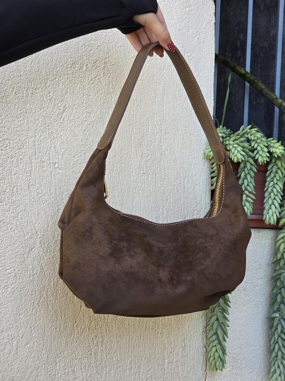 Brand New Shoulder Bag 🤎✨
Never used • Elegant & spacious •
