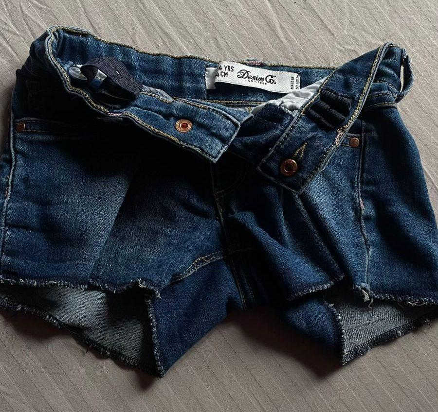 Top And Shorts - Thumbnail 4