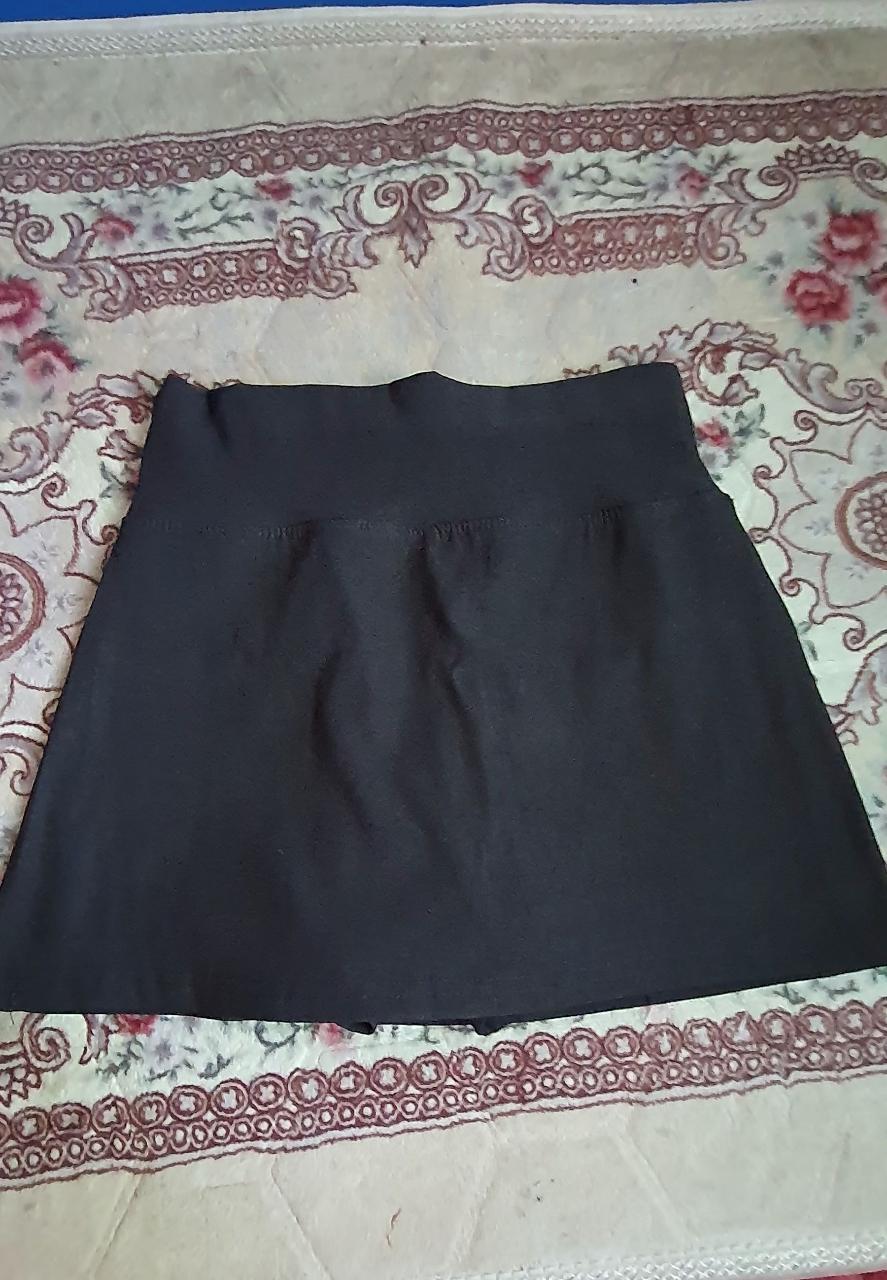 Black Skirt With Attached Shorts - Thumbnail 2