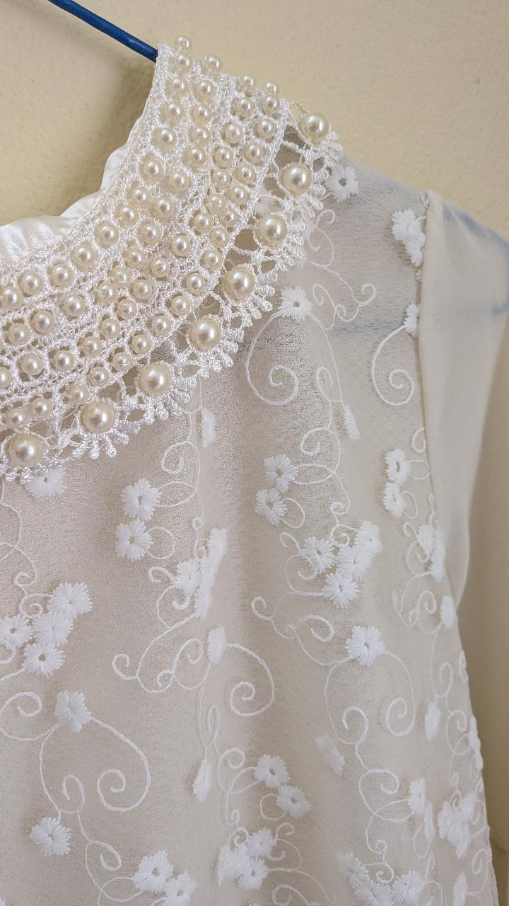 Lacey Top With Pearl Neckline - Thumbnail 4