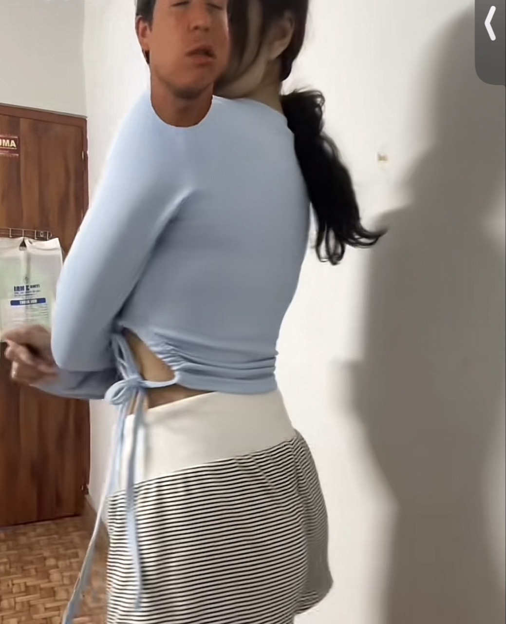 Crop Top With Side Design - Thumbnail 4