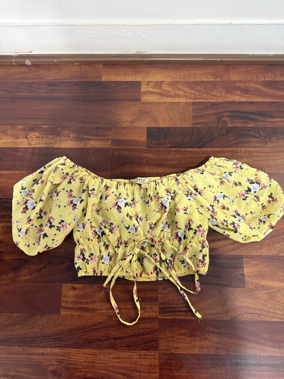Off-shoulder Crop Top - Thumbnail 2
