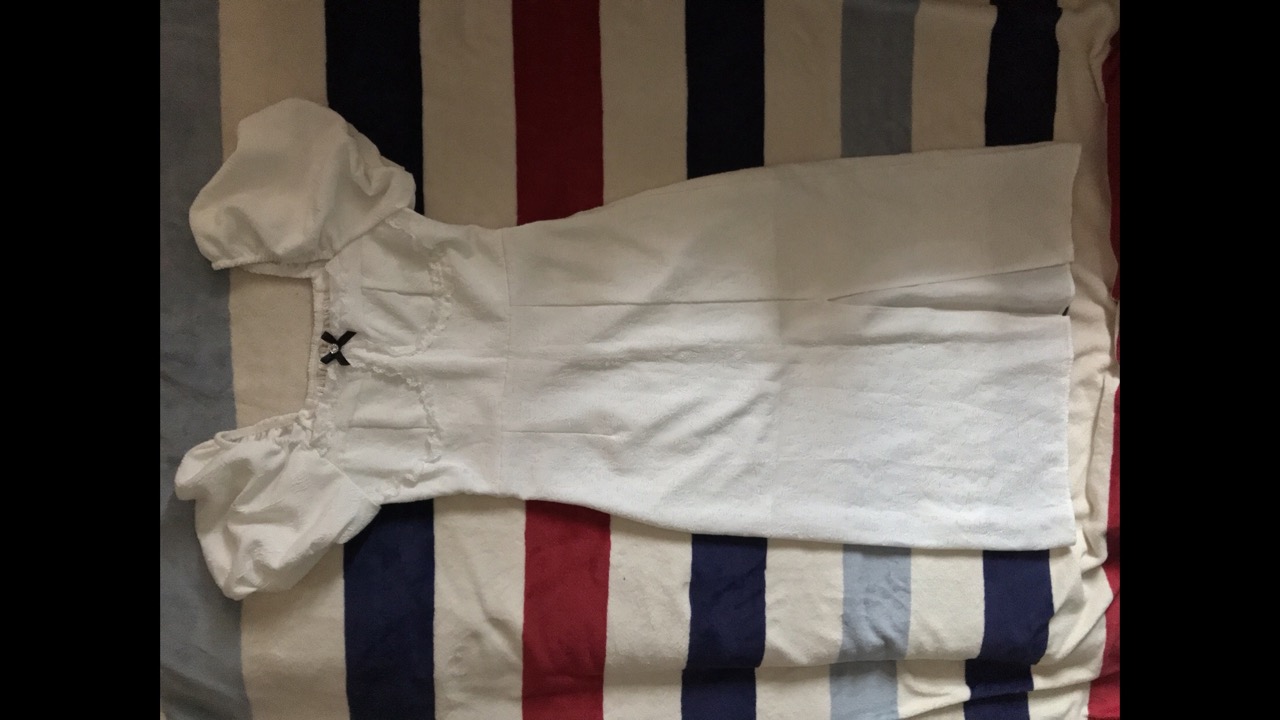 White Koreanstyle Dress With Slit - Thumbnail 2