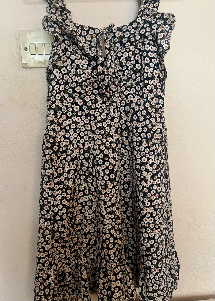Floral Ruffle-Shoulder Dress - Thumbnail 2