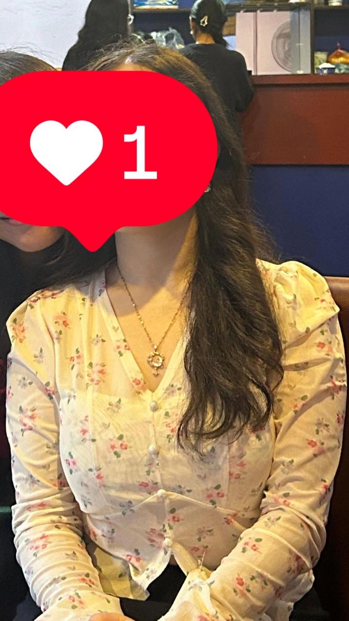 Floral Top - Thumbnail 3