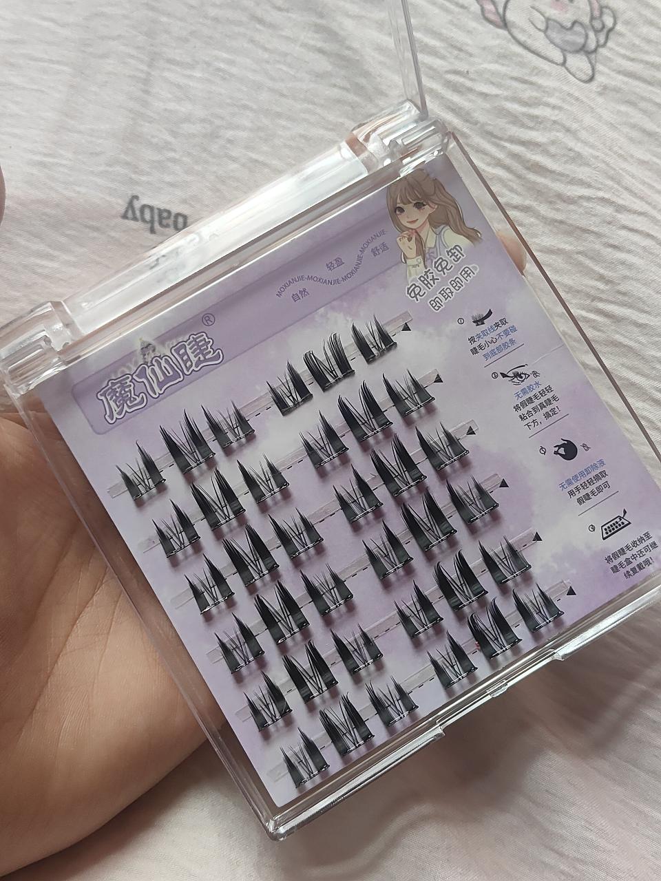 Manga Lashes with Glue and Tweezers - Thumbnail 2