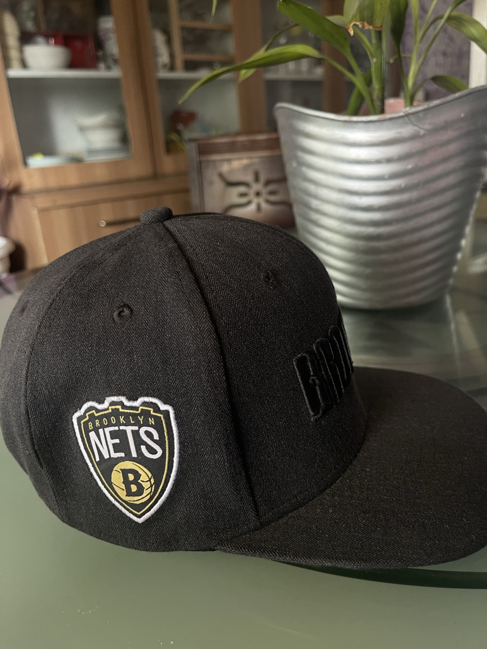 Flat-brim snapback cap - Thumbnail 3