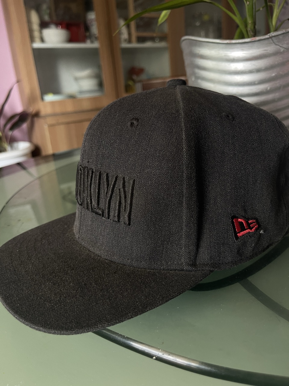 Flat-brim snapback cap - Thumbnail 4