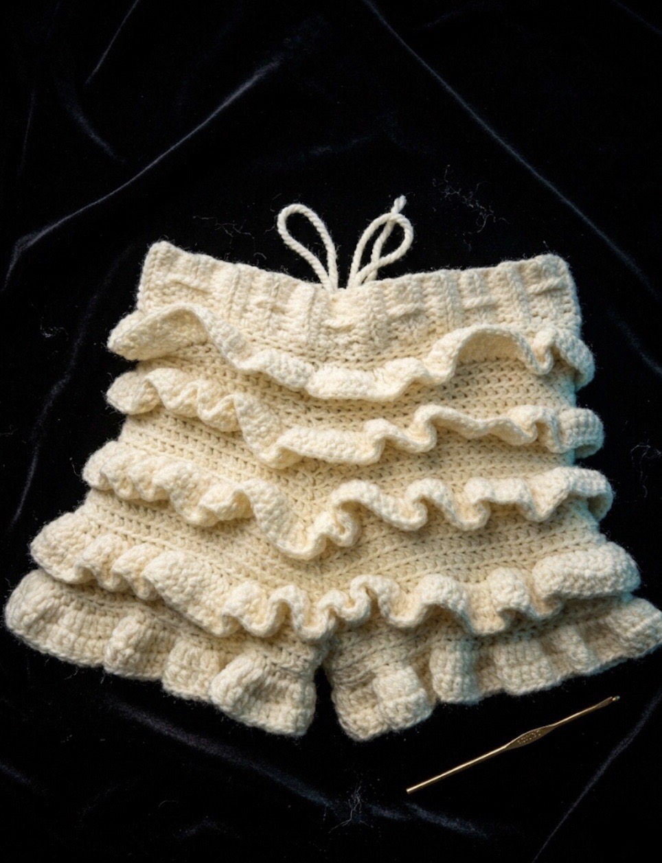 Mini Low Waisted Shorts - Thumbnail 3
