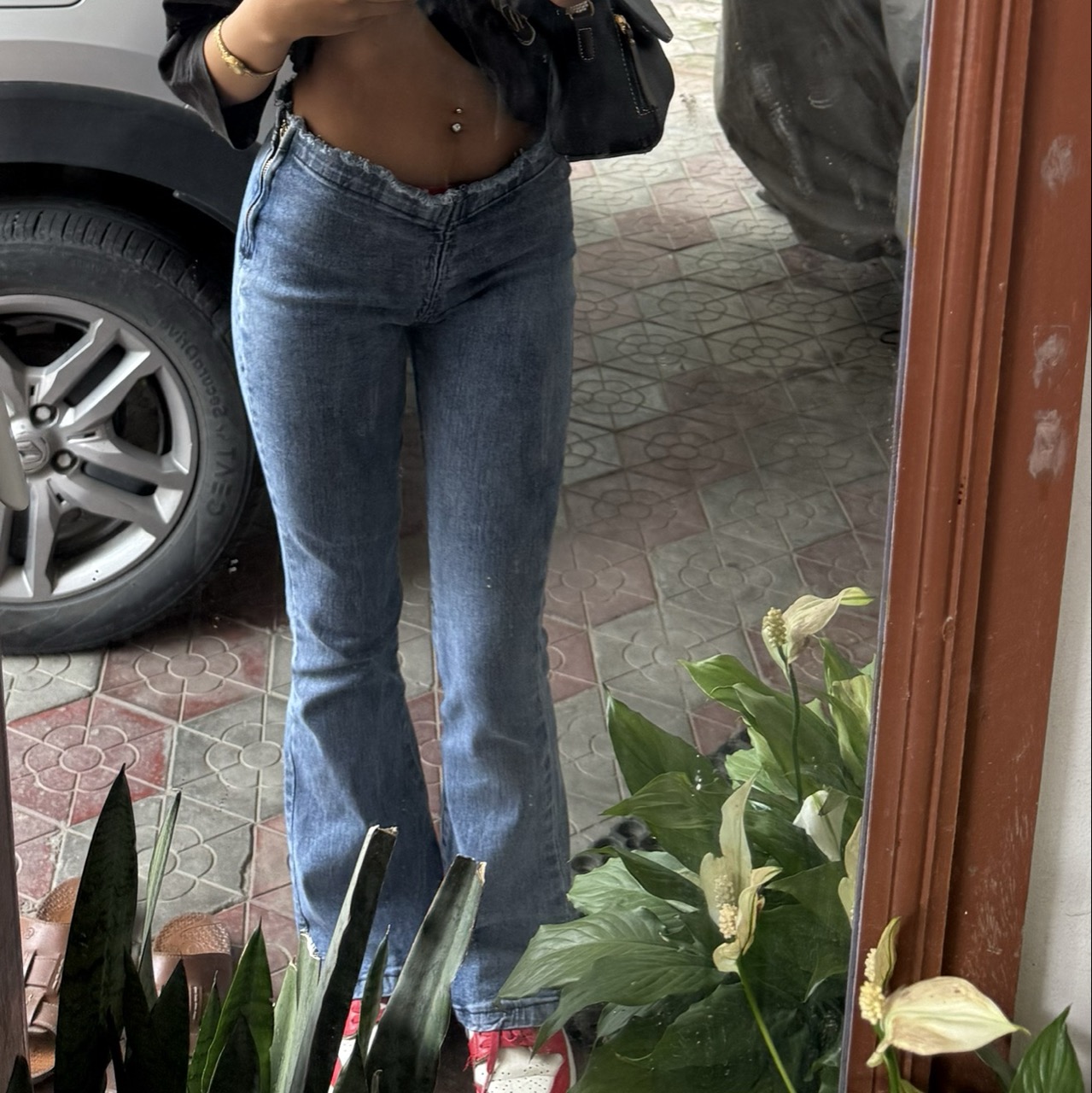 V drawstring jeans pant with adjustable lace